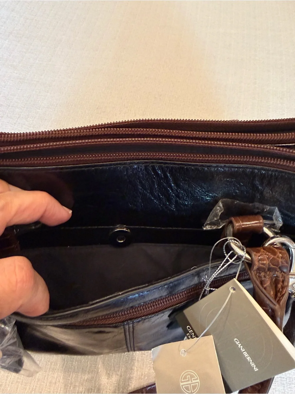 Giani Bernini structured leather